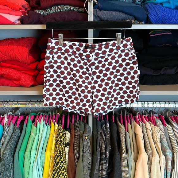 J Crew white with maroon/royal blue hexagons shorts size 0​ - Picture 1 of 3
